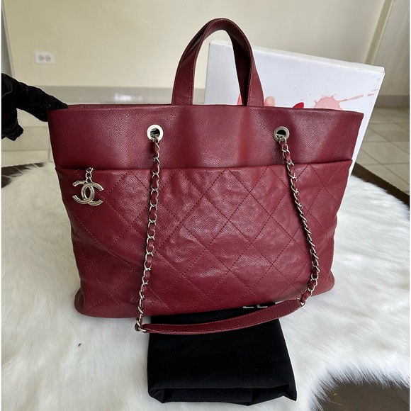 Auth CC Caviar Tote Bag - Picture 4 of 17